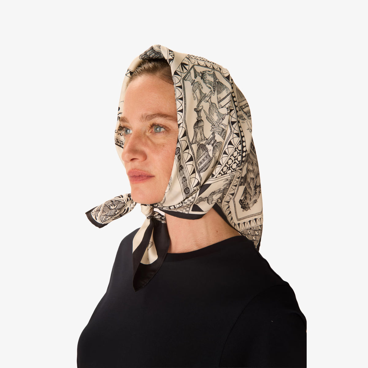 Carre 65 Barocco Black Square Scarf