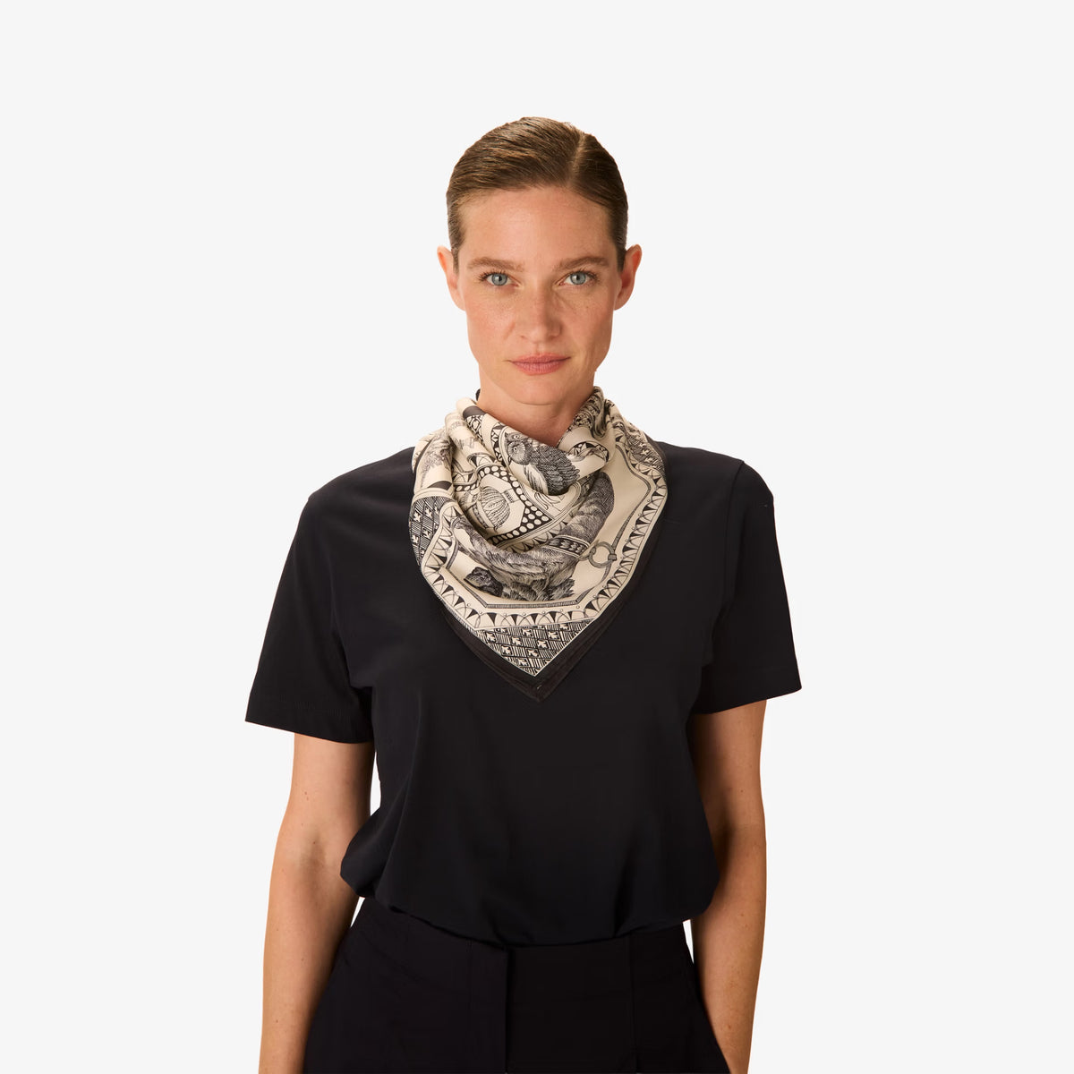 Carre 65 Barocco Black Square Scarf