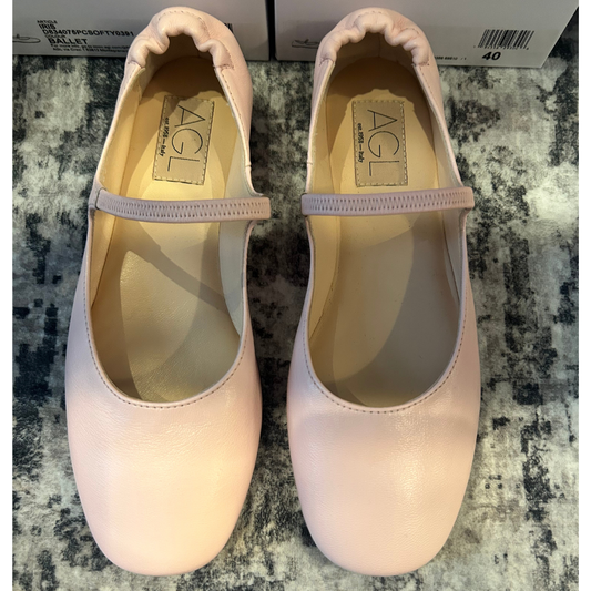 Iris Mary Jane in Ballet