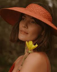 Redwood Visor in Brick