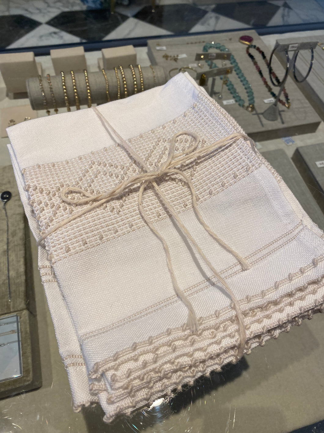 Small Guest Towel with Alberghetto Piccolo motif